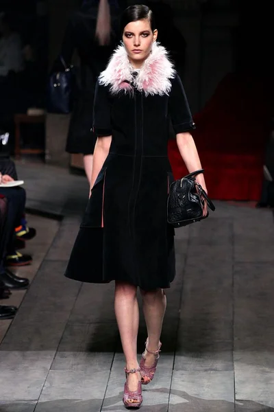 Look 17